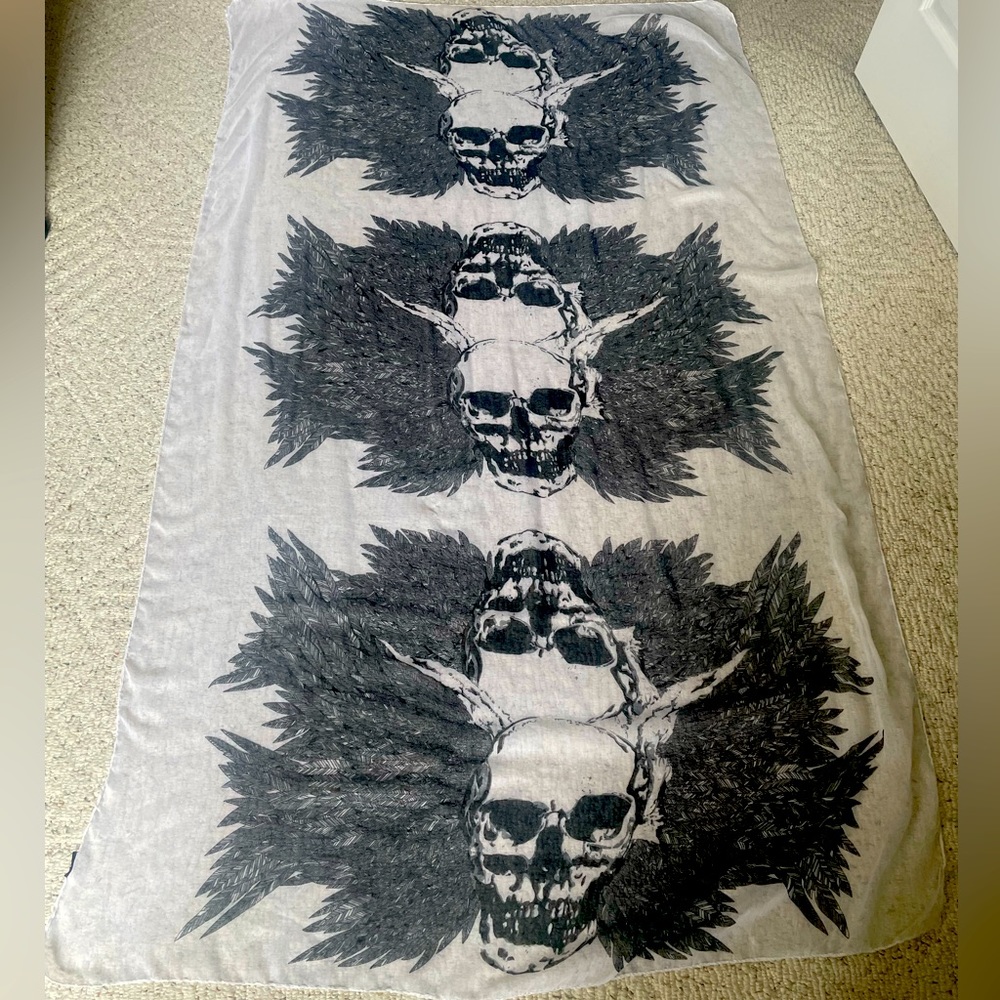 Cover Up / Scarf Skull 💀 with Wings
